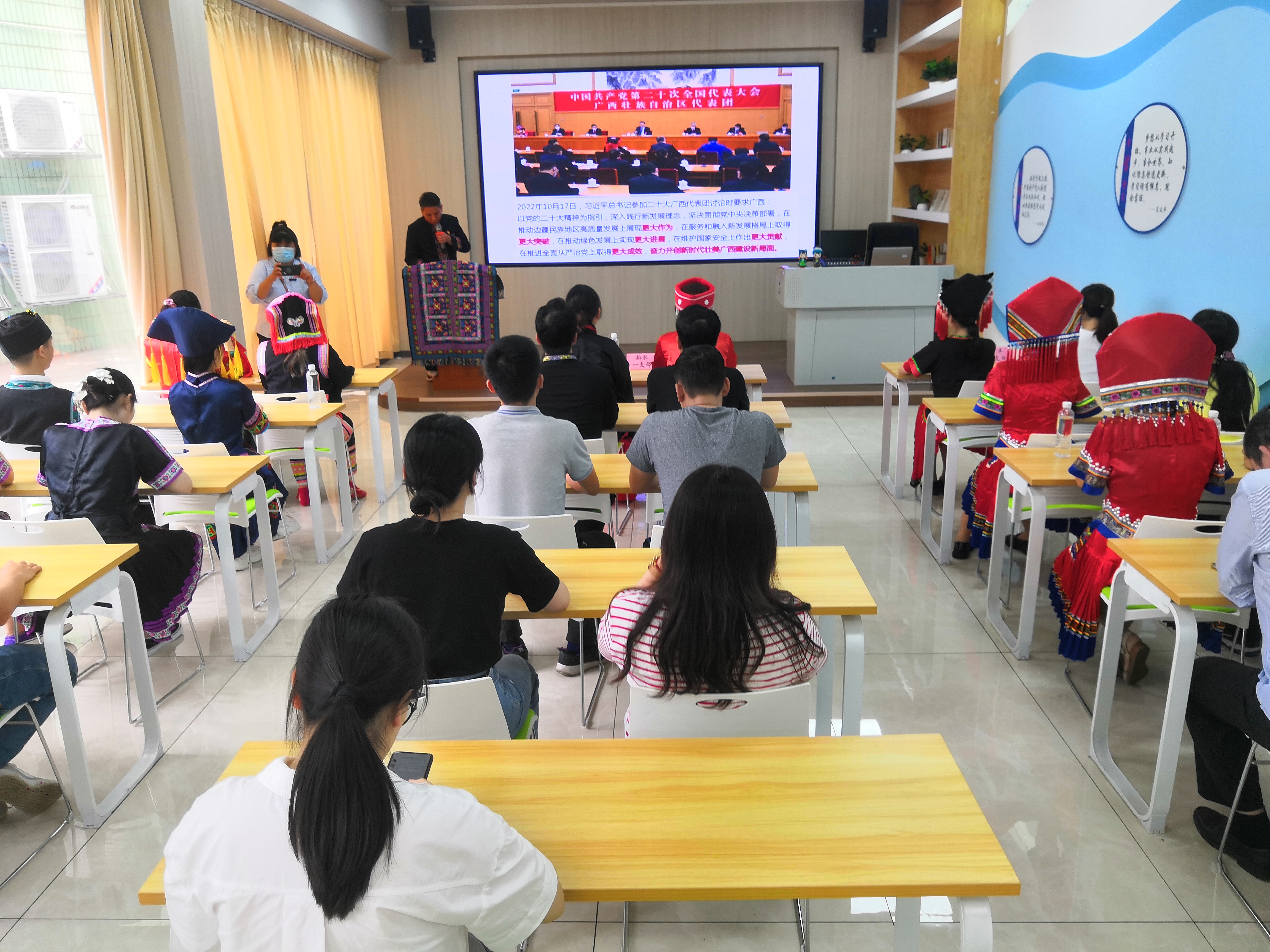 滾鐵環(huán)、拋繡球、同唱民族團(tuán)結(jié)歌……市排水公司第一黨支部同慶“三月三”主題黨日活動(dòng)精彩紛呈
